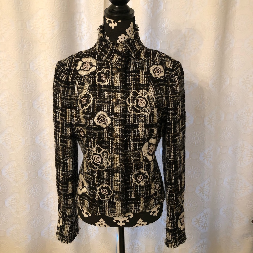 Carlisle brand women’s button down blazer